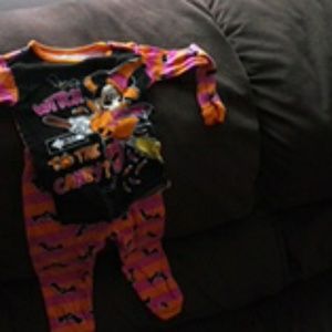 Halloween pajamas with minie mouse